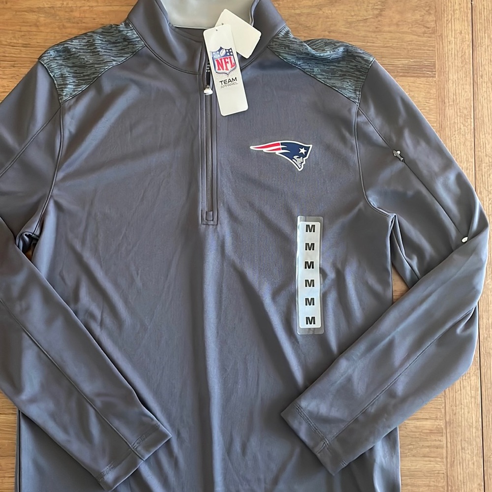 Long sleep grey patriots zip-up size medium